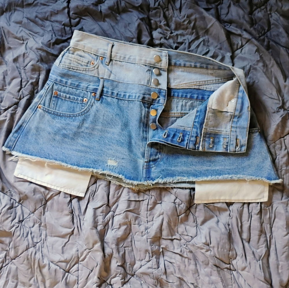 Never worn it, too short for me.